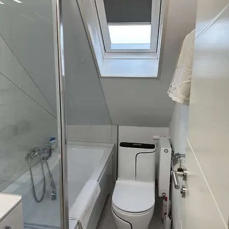 One In A Quiet Location Air Conditioning * Бретцфельд