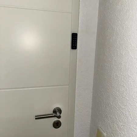 One In A Quiet Location Air Conditioning Апартаменты